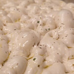 Focaccia op basis van zuurdesem, op zaterdag te bestellen bij Hanna's schuurbrood